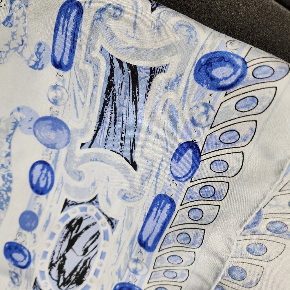 Chanel CC 100%‎ Silk Square Scarf Stole White Blue Women's Rare Italy NWT - Picture 16 of 16